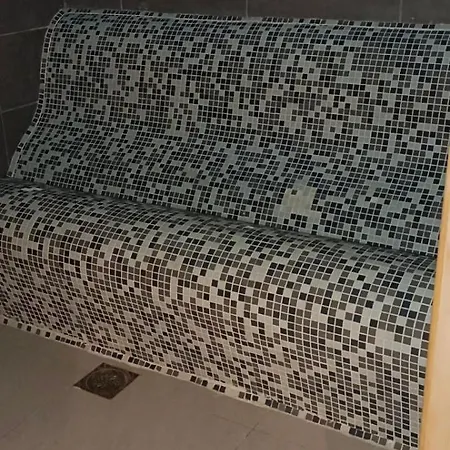 Simona President Kop Daire *